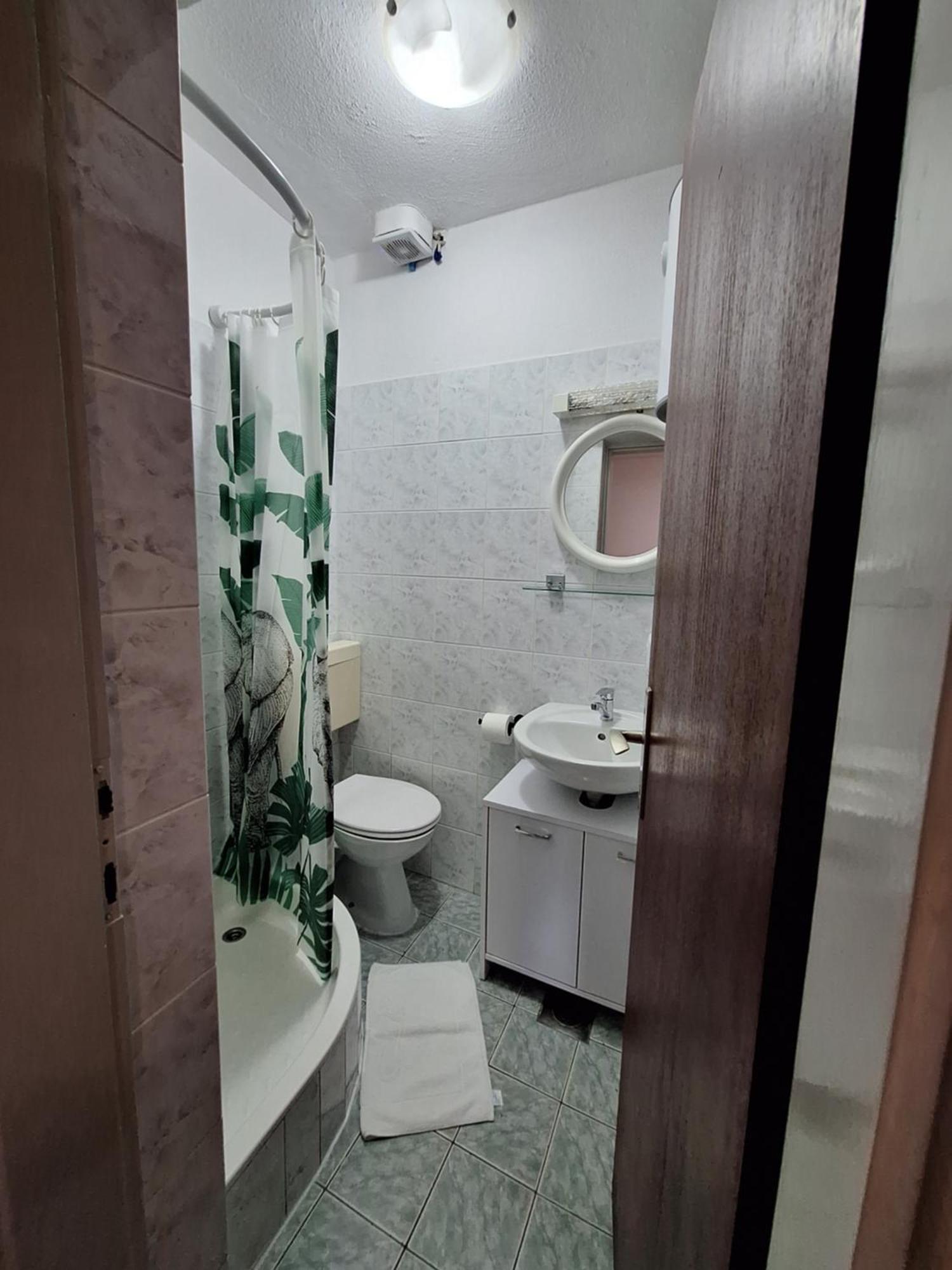 Apartmani Lisicina Omis Exterior photo